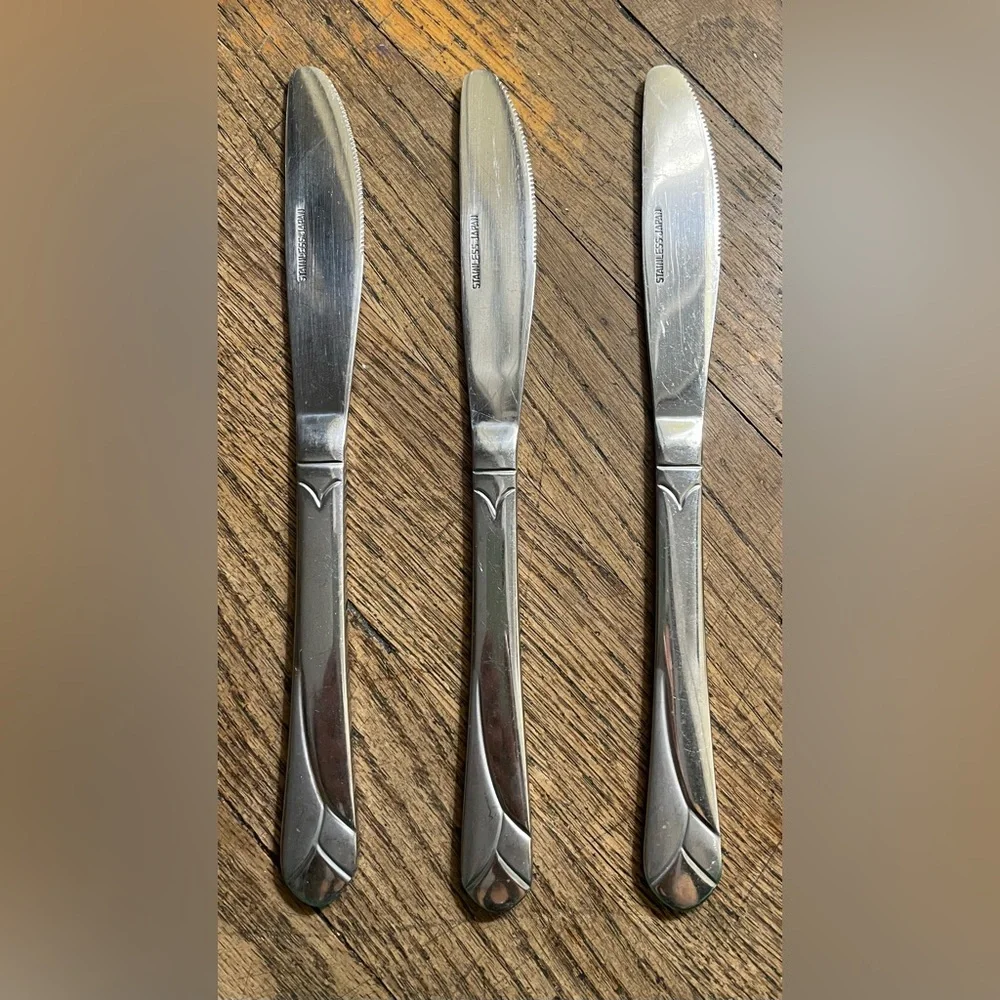 Elegant Knives Set